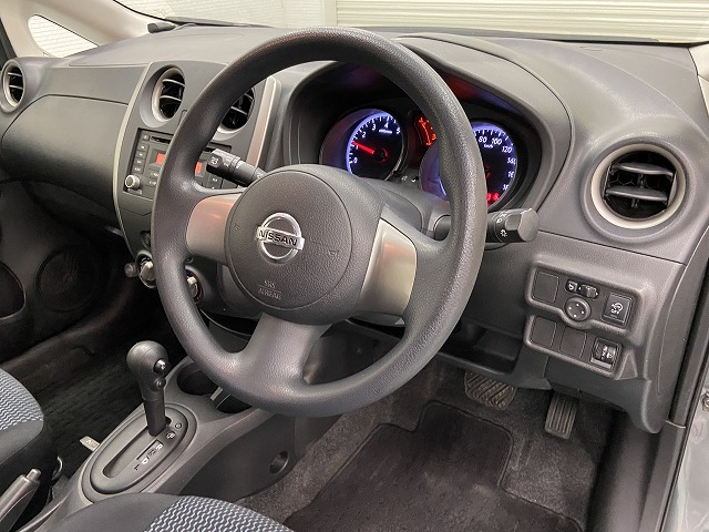 nissan note 2012 interior