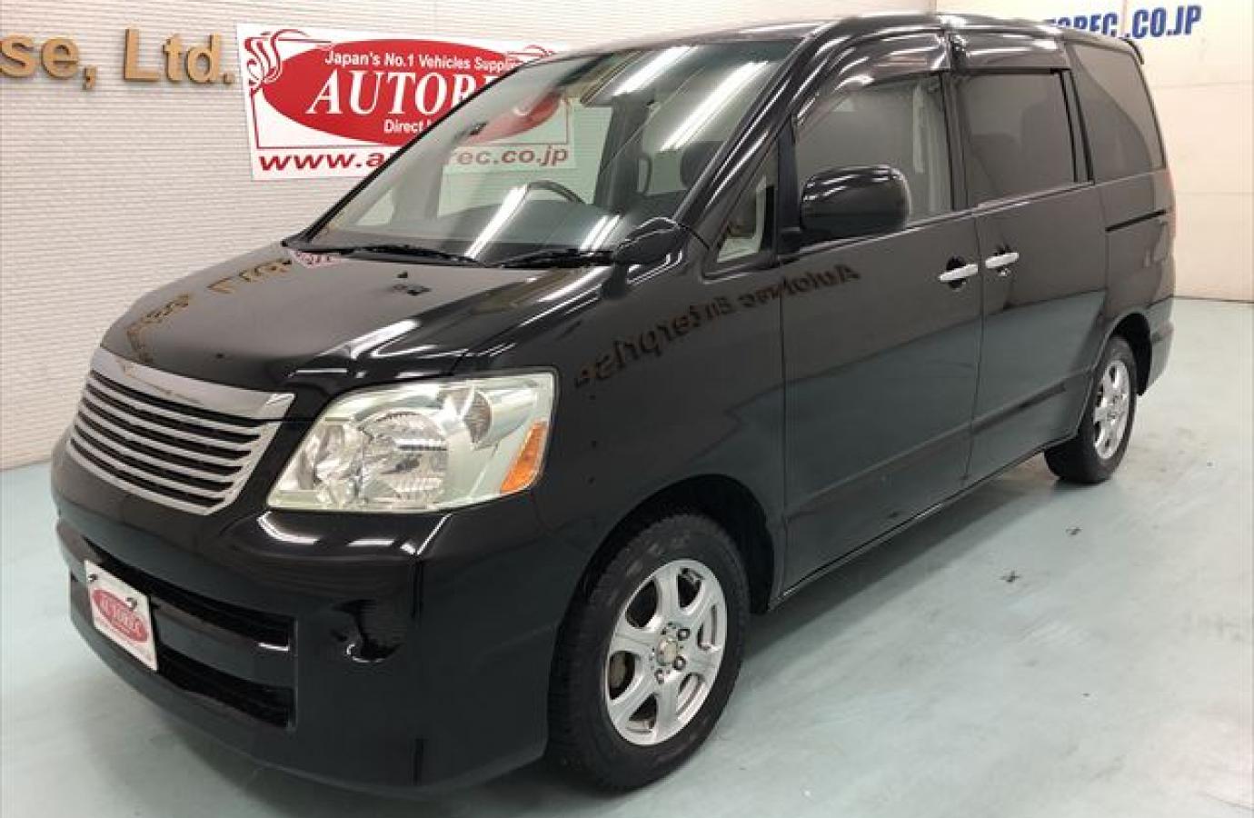 2007 Toyota Noah | Autorec Enterprise, Ltd.